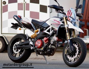 Aprilia Dorsoduro R von V2Racing
