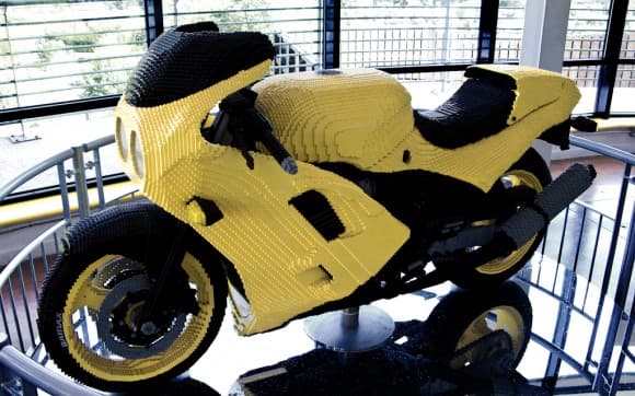 Triumph Daytona 1200 aus Legos