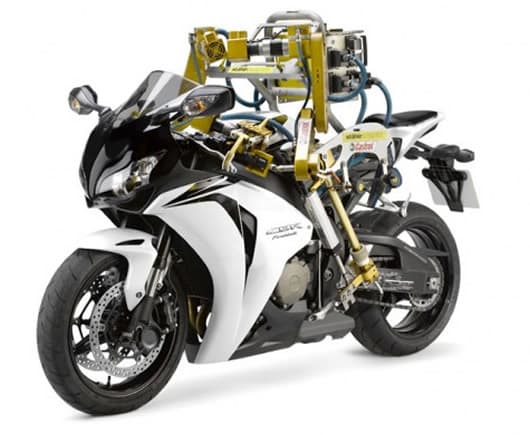 Flossie, Castrol’s cooler Motorrad Robotertester