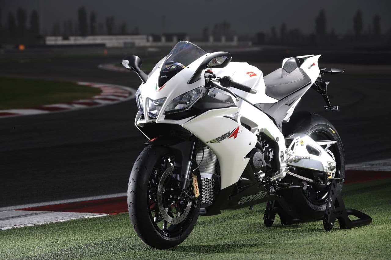 aprilia-rsv4r-2010-a21