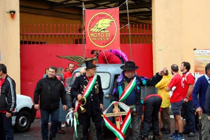 Protest zur Schließung des Moto Guzzi Werkes