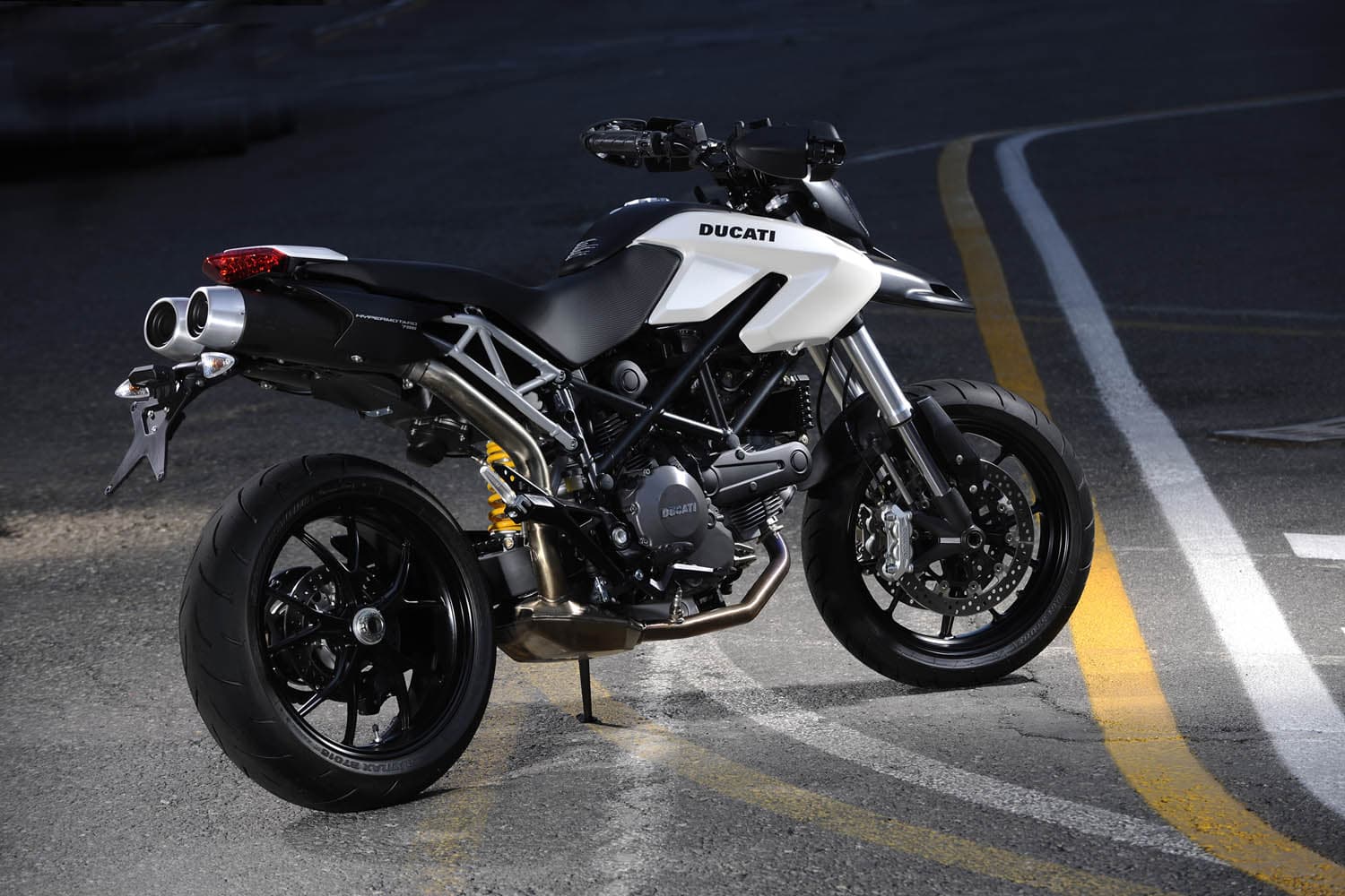 Ducati Hypermotard 796 Bildershow