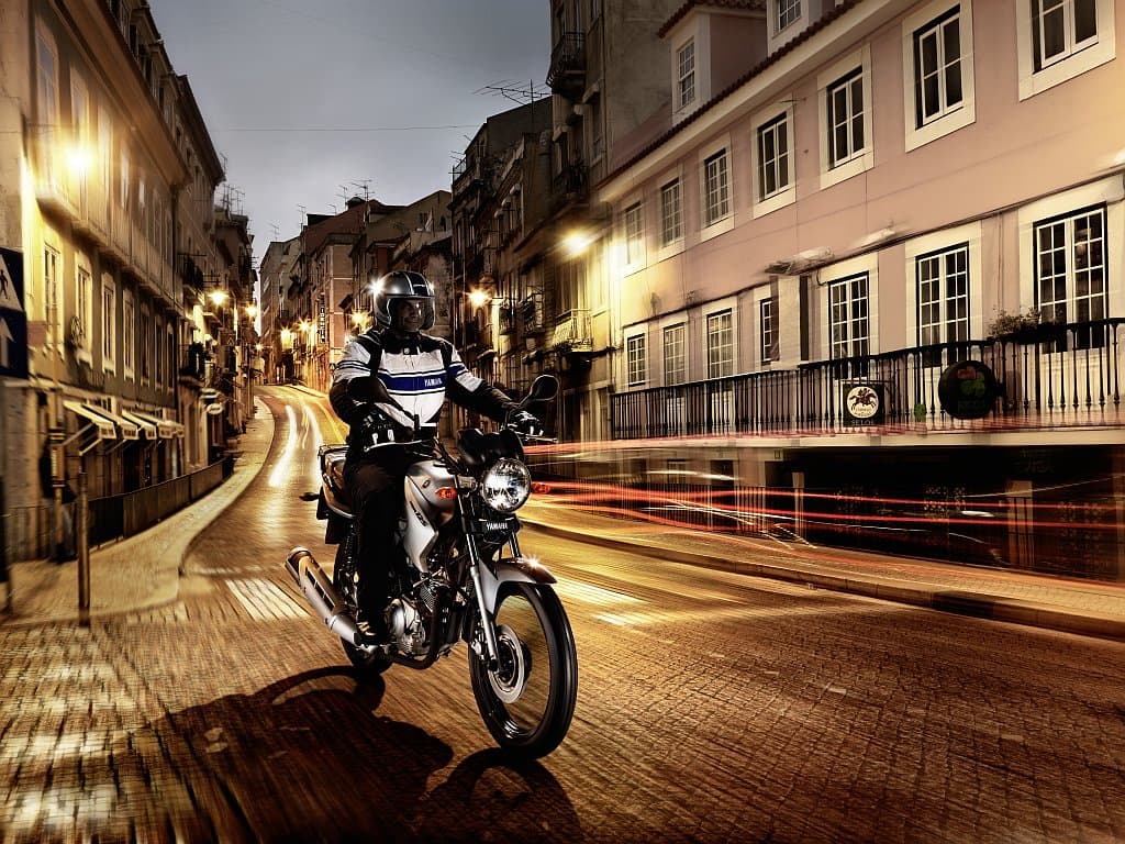 yamaha-ybr125-2010-1