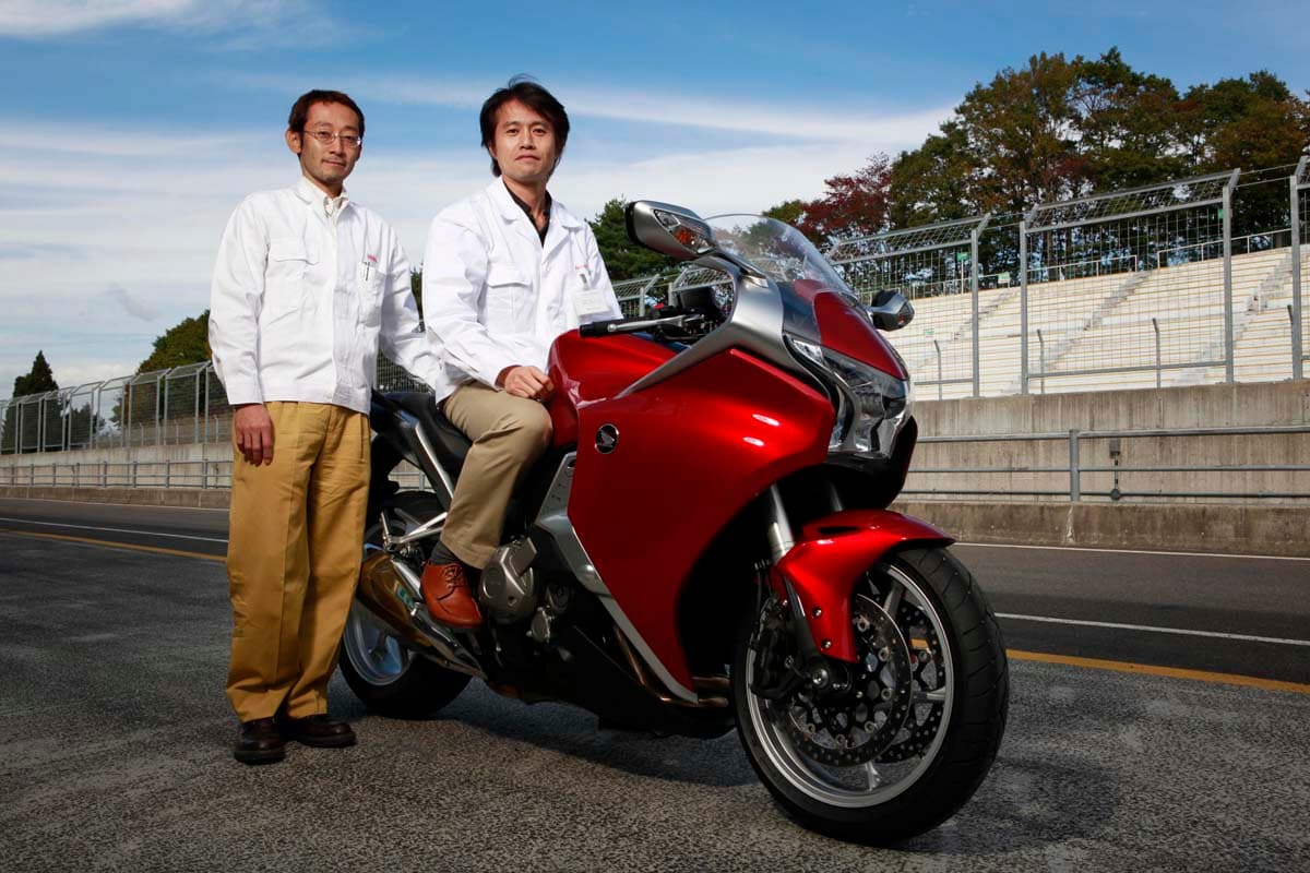 honda_vfr1200f_tokyo_04