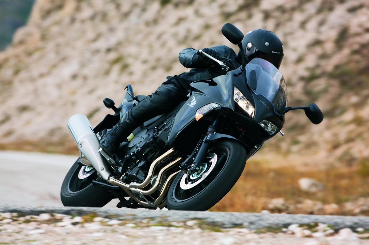 honda-cbf1000f-2010-003