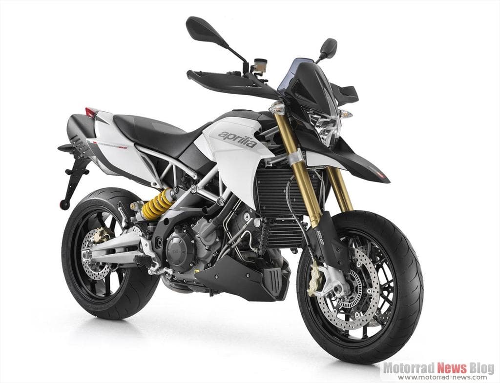 Aprilia-Dorsoduro-1200-2011