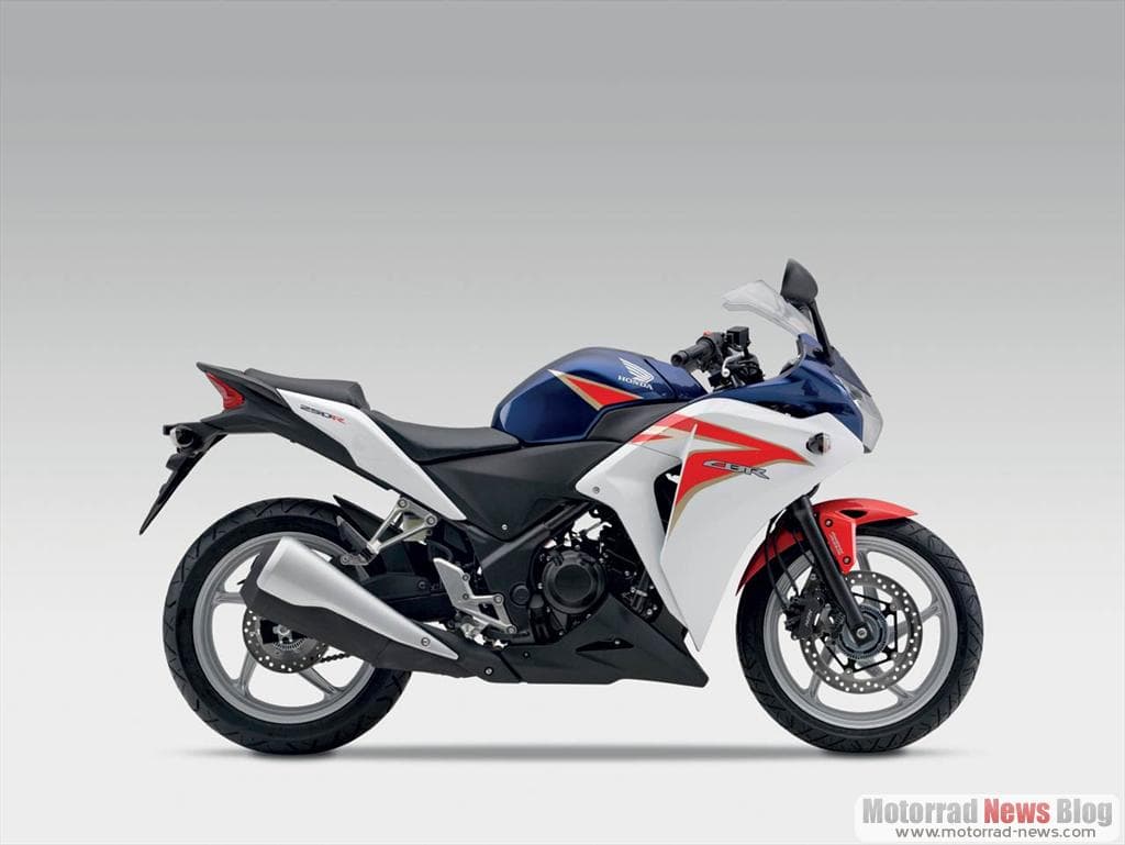Honda_CBR250R_2011_01