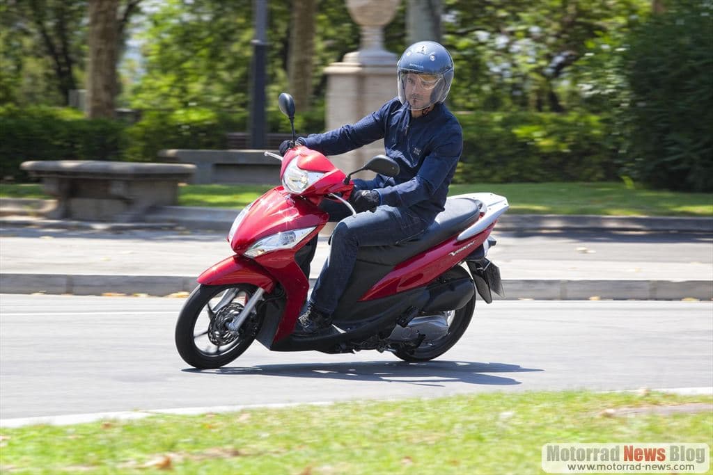 Honda Scooter Vision 110 2012 (2)