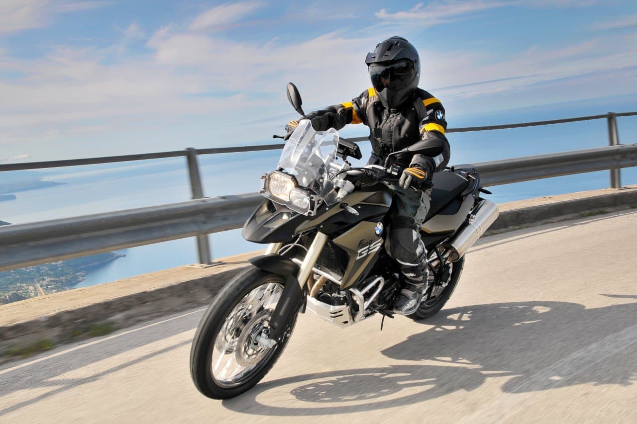 BMW F 800 GS – Straßen- und Tourentauglichkeit verbessert