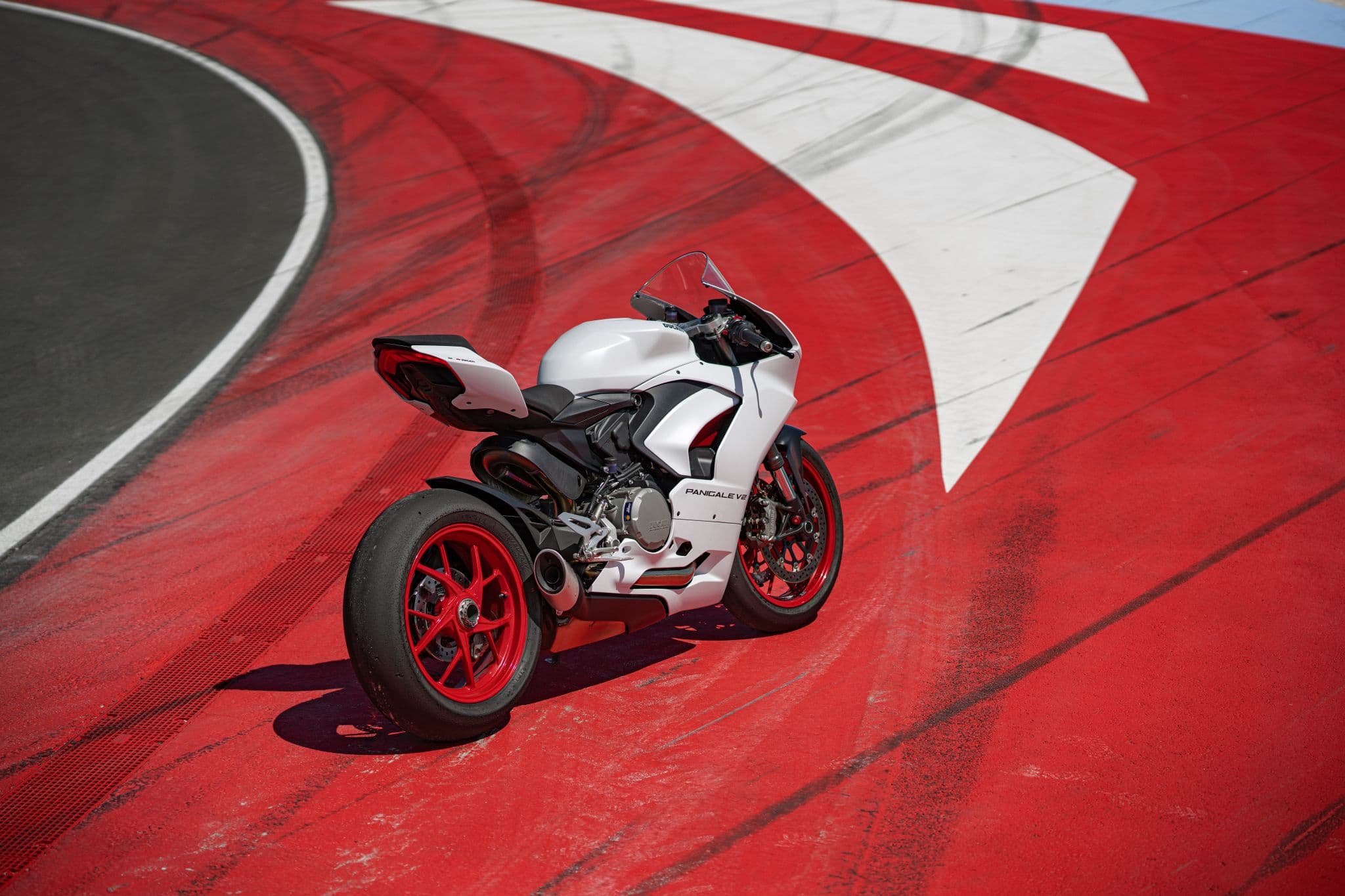 Ducati Panigale V2 White Rosso 2020 (1)