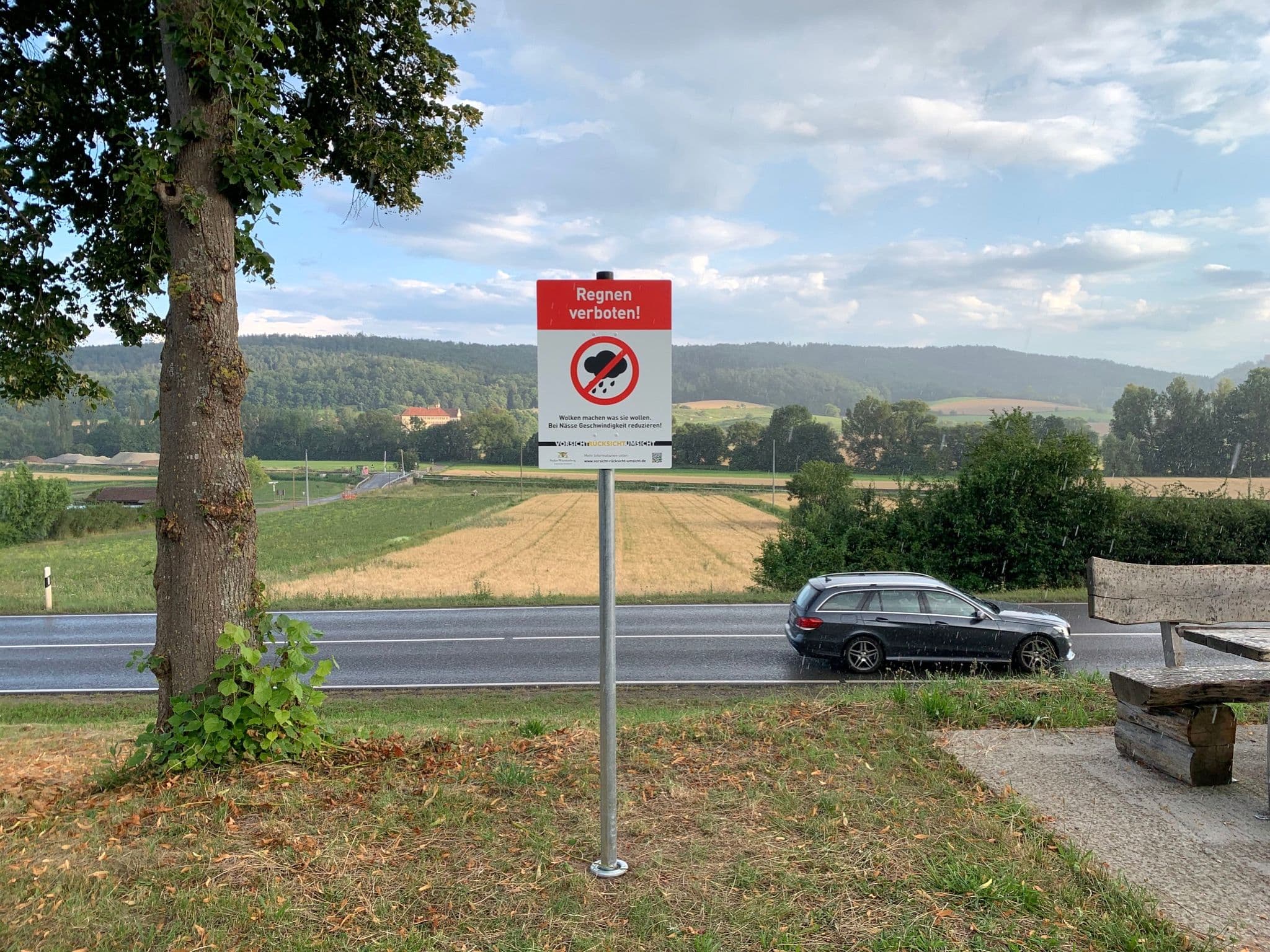 Foto_Schild_Regnen_verboten