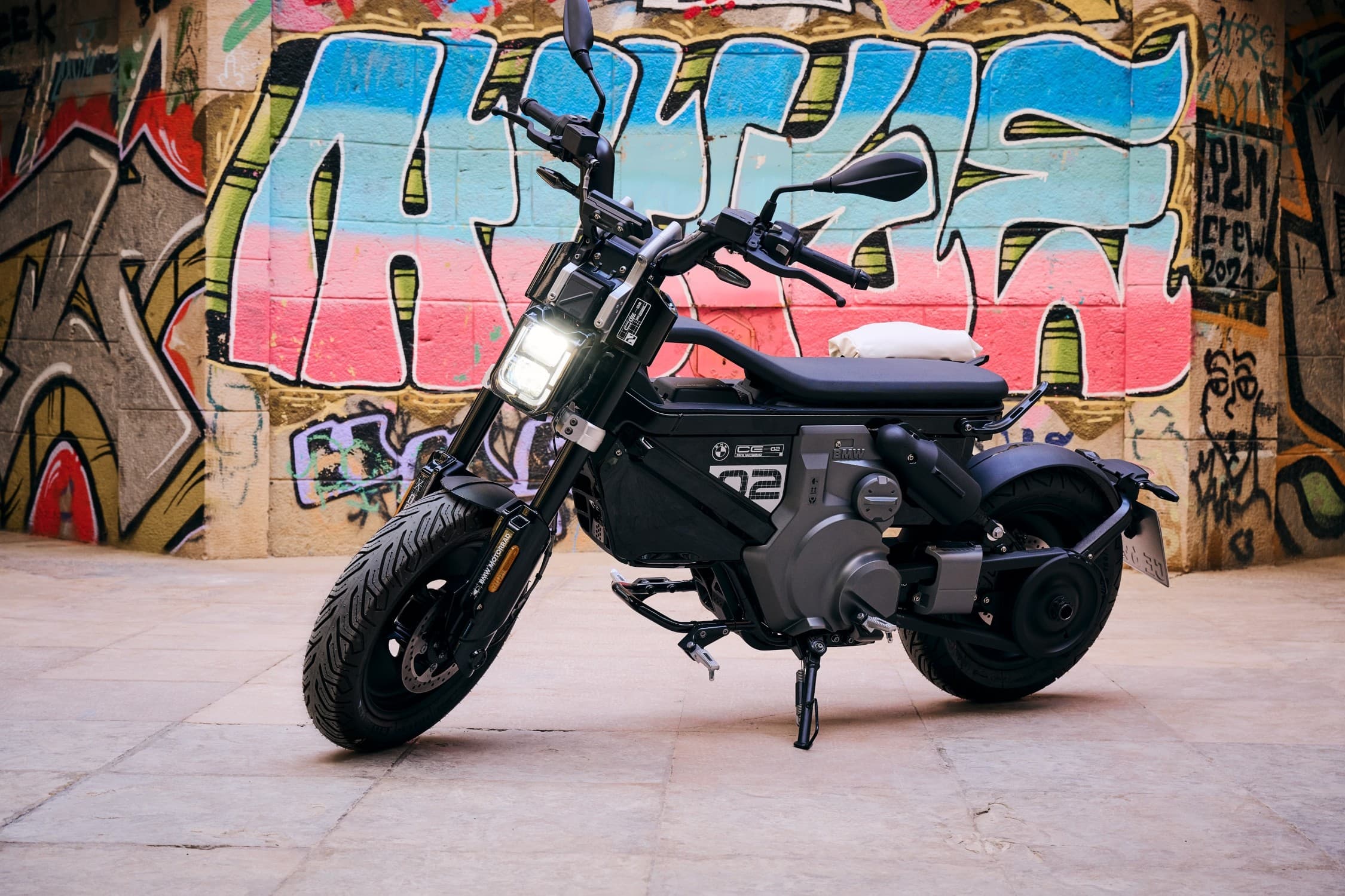 bmw-ce-02