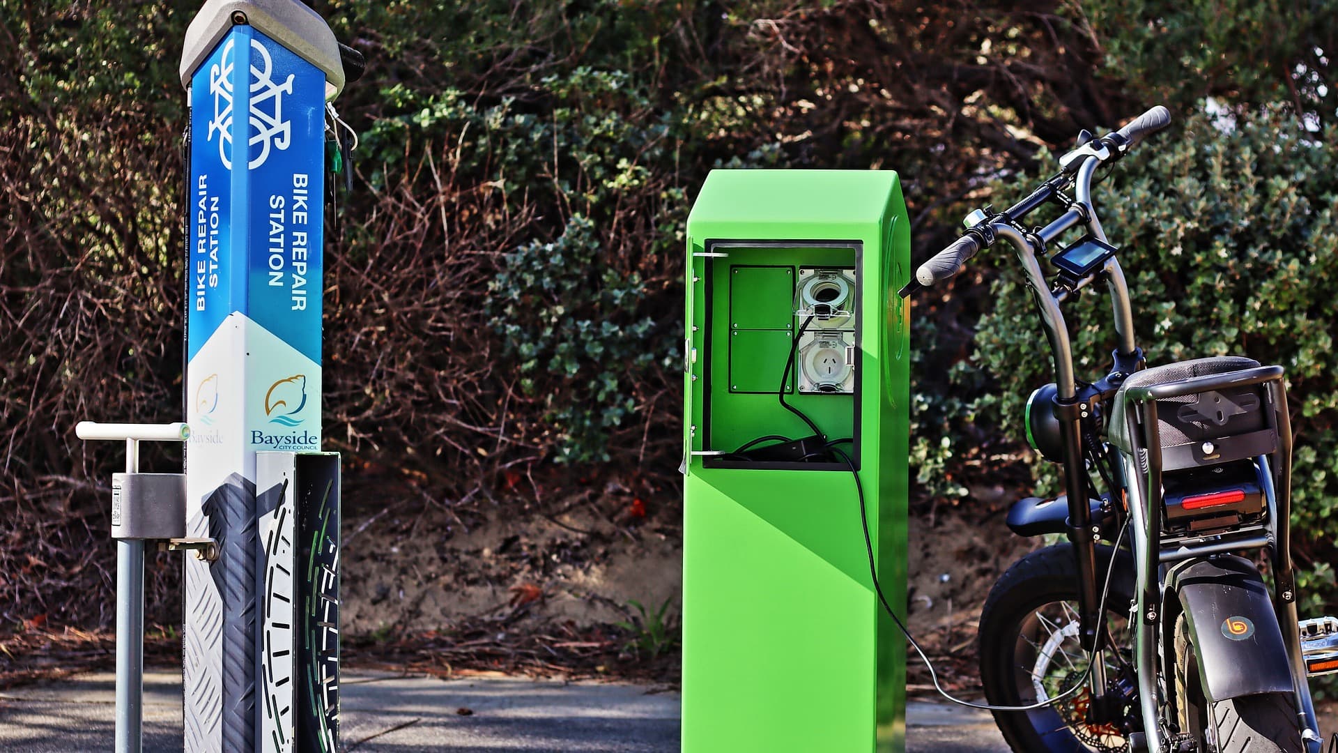 Motorrad Ladestation
