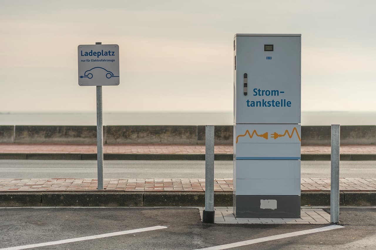 charging-station-4632700_1280