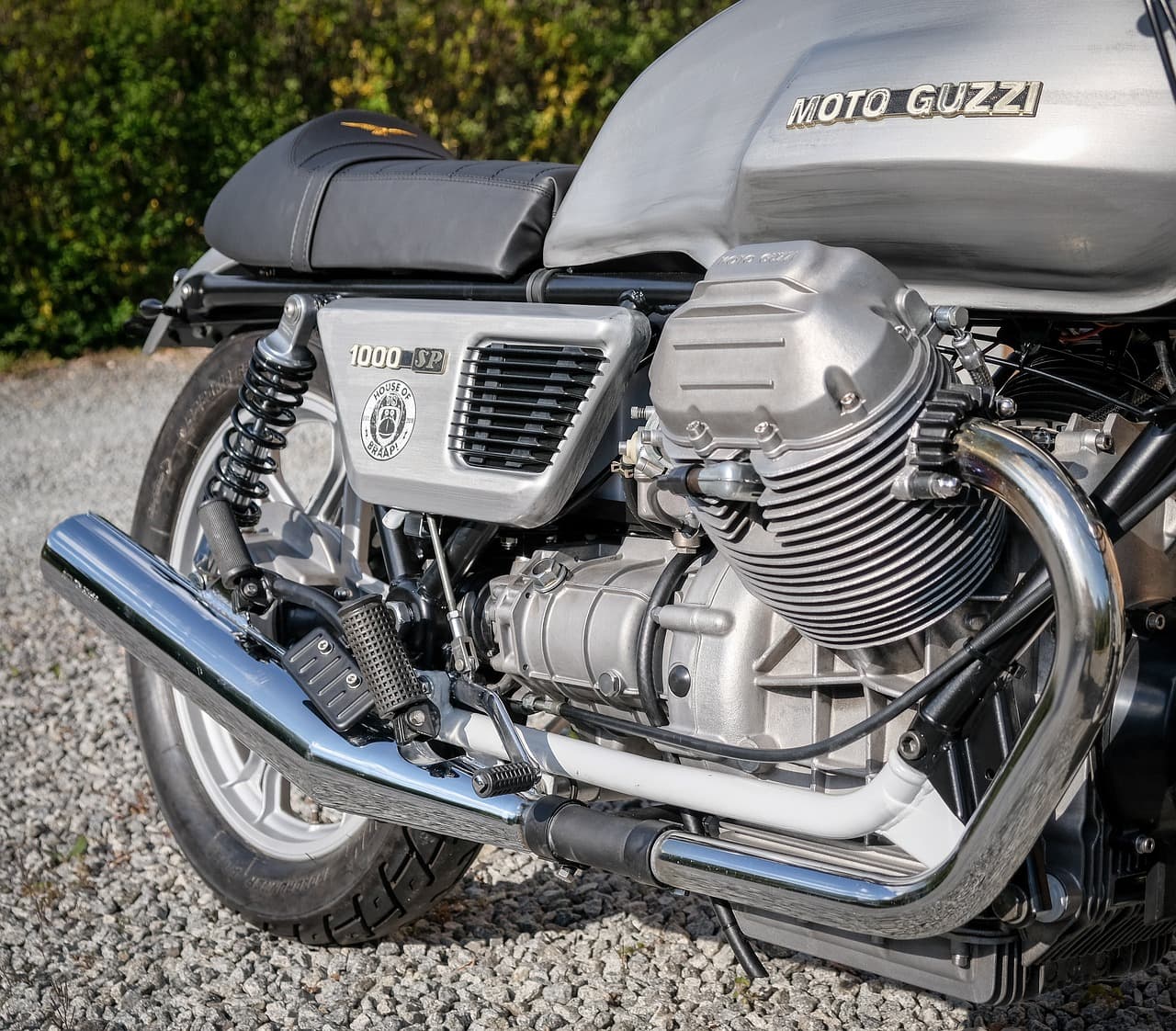 moto-guzzi-7259313_1280