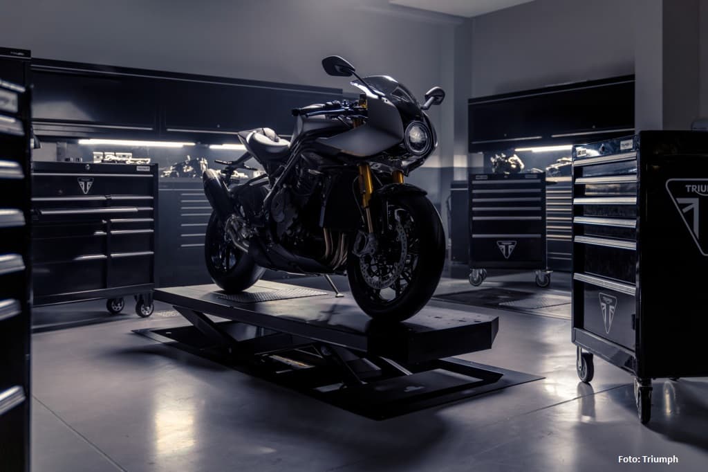 BreitlingXTriumph_MY25_L1270706_HM