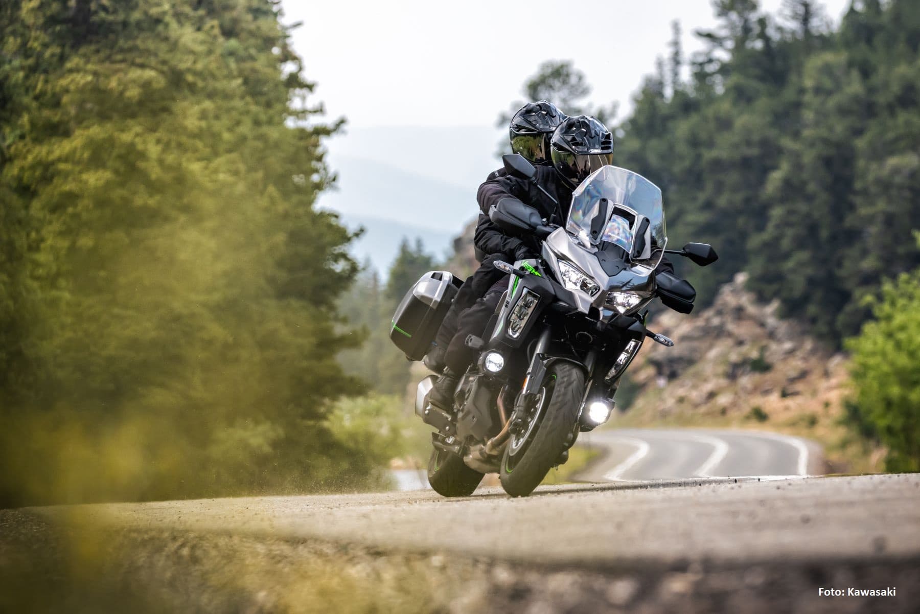 25MY_Versys 1100 SE_GY2_ACT (1)