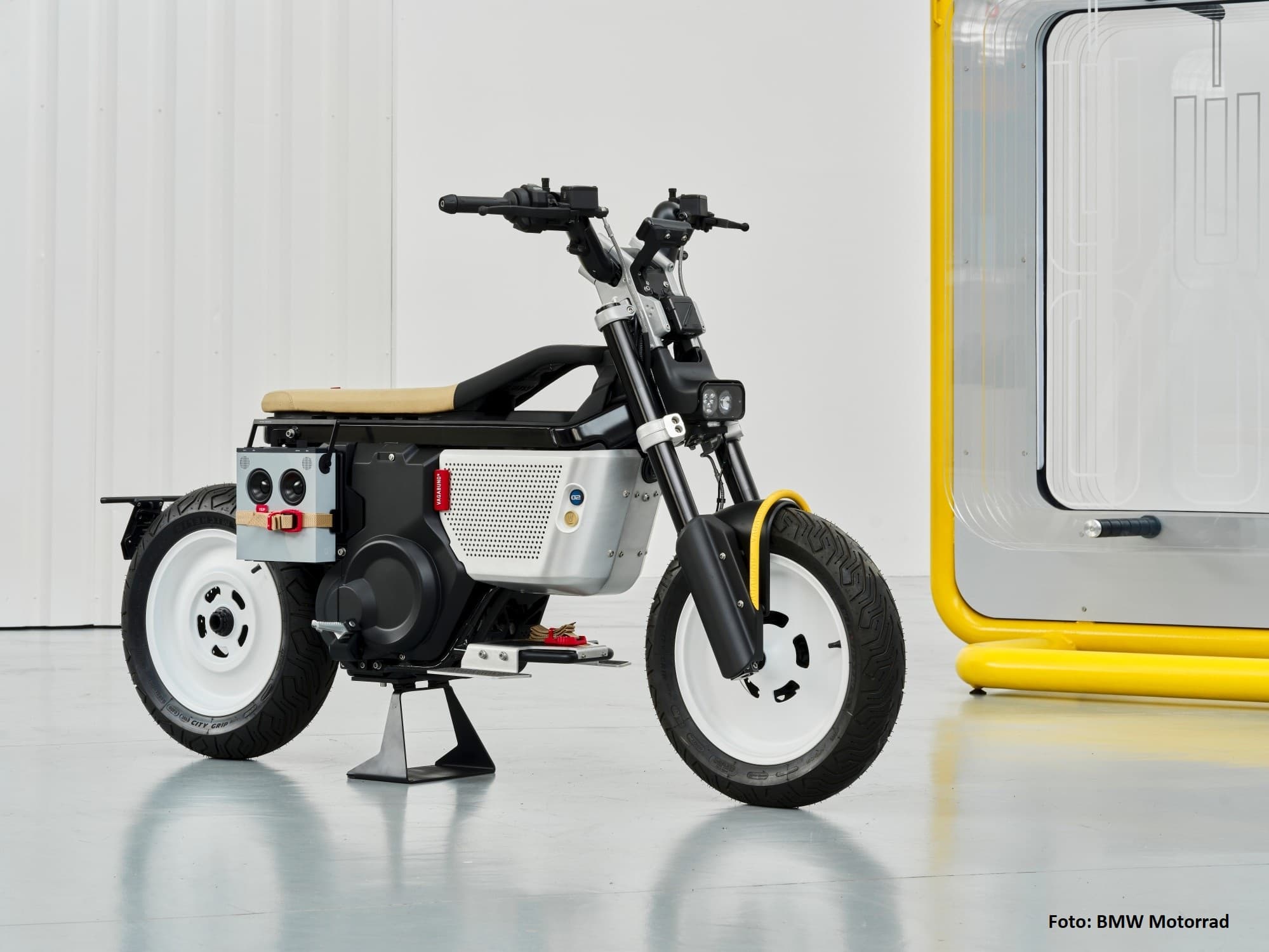 P90563198_lowRes_bmw-ce-02-x-vagabund