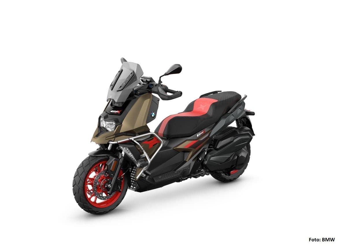 P90571788_lowRes_the-new-bmw-c-400-x-
