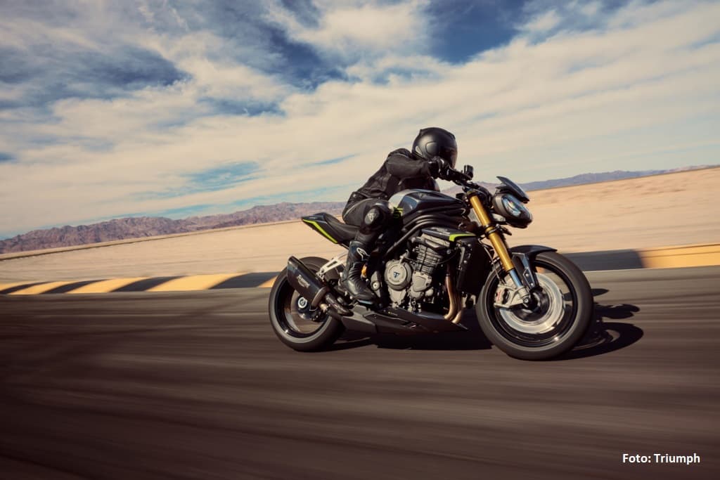 ACC_SpeedTriple1200RS_MY25_02401_JP