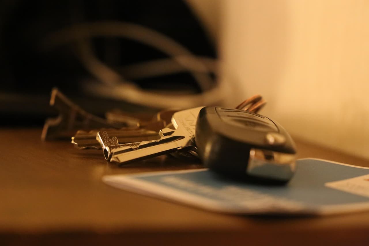 car-key-2648850_1280