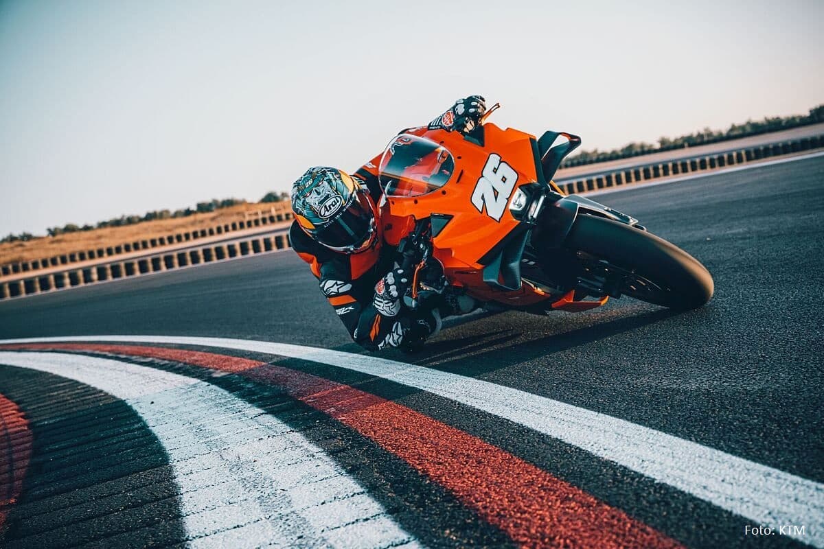 2026 KTM 990 RC R