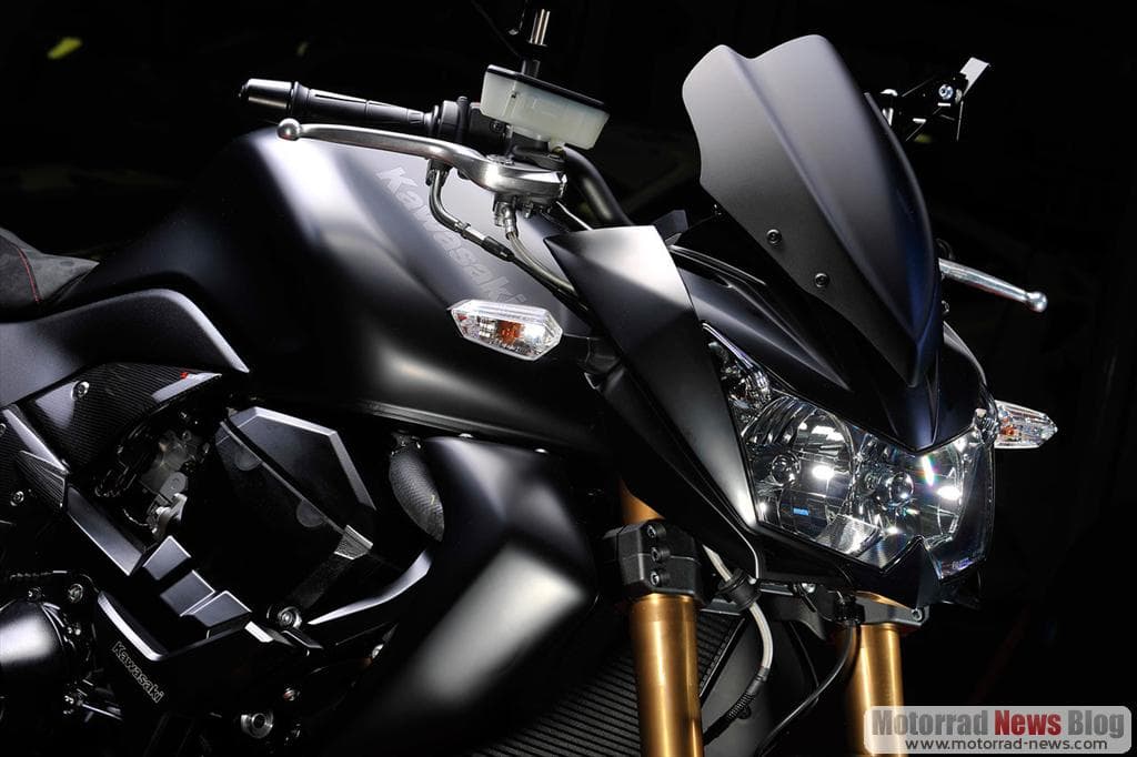 kawasaki-z750r-2011-36