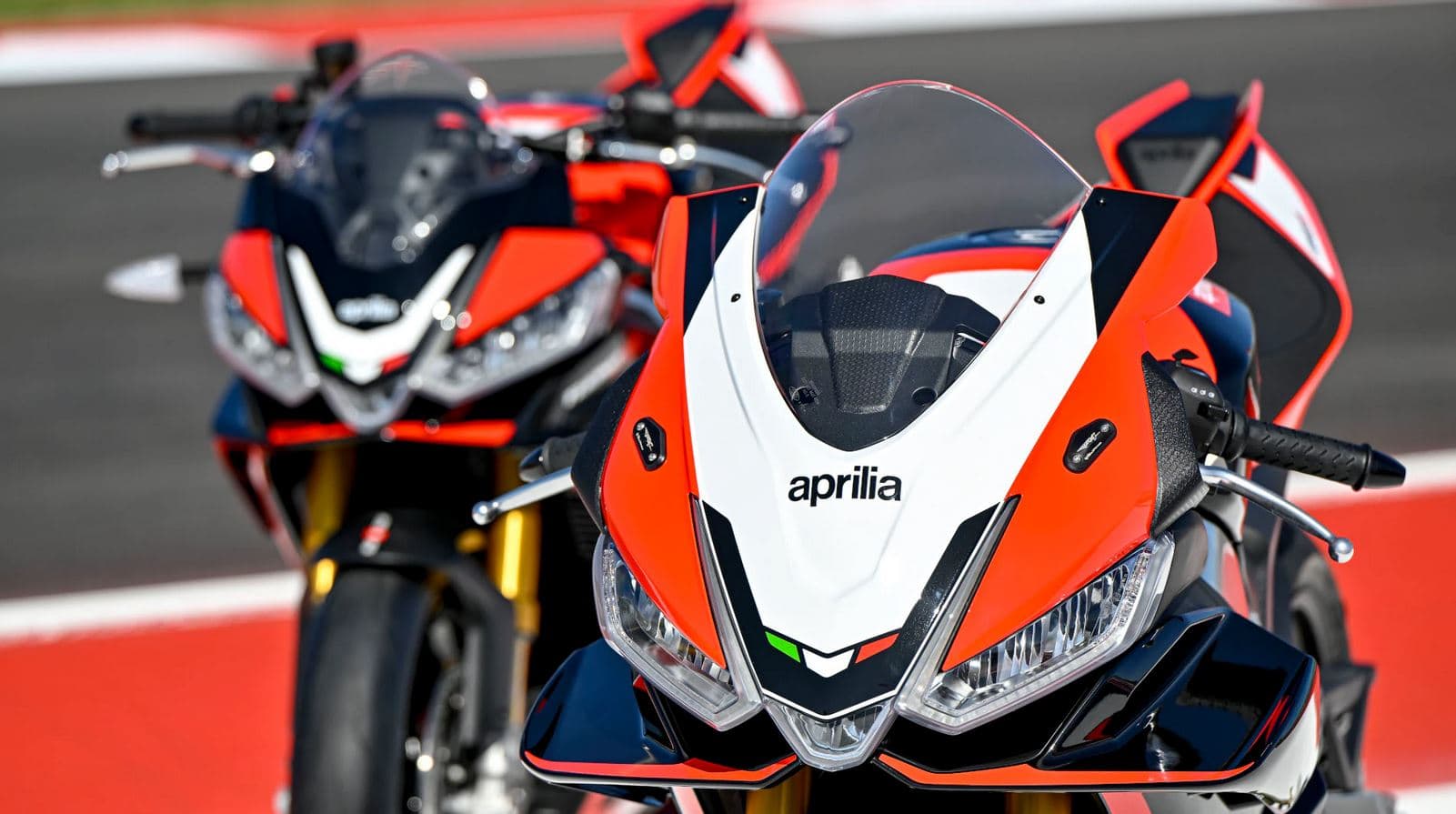 Aprilia’s RSV4 und Tuono 1100 V4 Factory SE-09 SBK