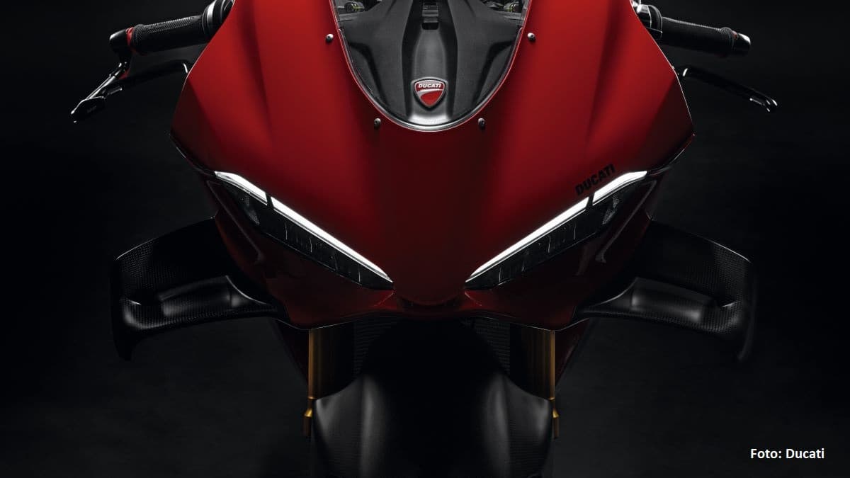 MY26_PANIGALE_V4_CARBON _3__UC761001_High