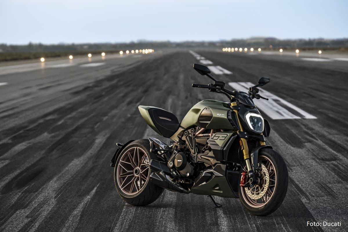 DUCATI_DIAVEL_1260_LAMBORGHINI_AMBIENCE_04_UC213142_High