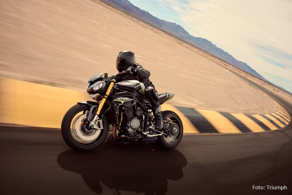 ACC_SpeedTriple1200RS_MY25_03452_JP