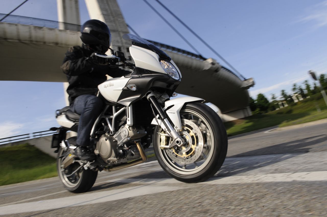 Aprilia Mana 850 GT Promovideo + Bilder 1 aprilia-mana-850-gt-14