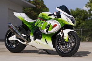 suzuki-gsxr-1000-RoaringToyz-1