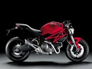 Ducati_Monster_696