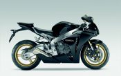 honda-cbr1000rr-fireblade-7-2010