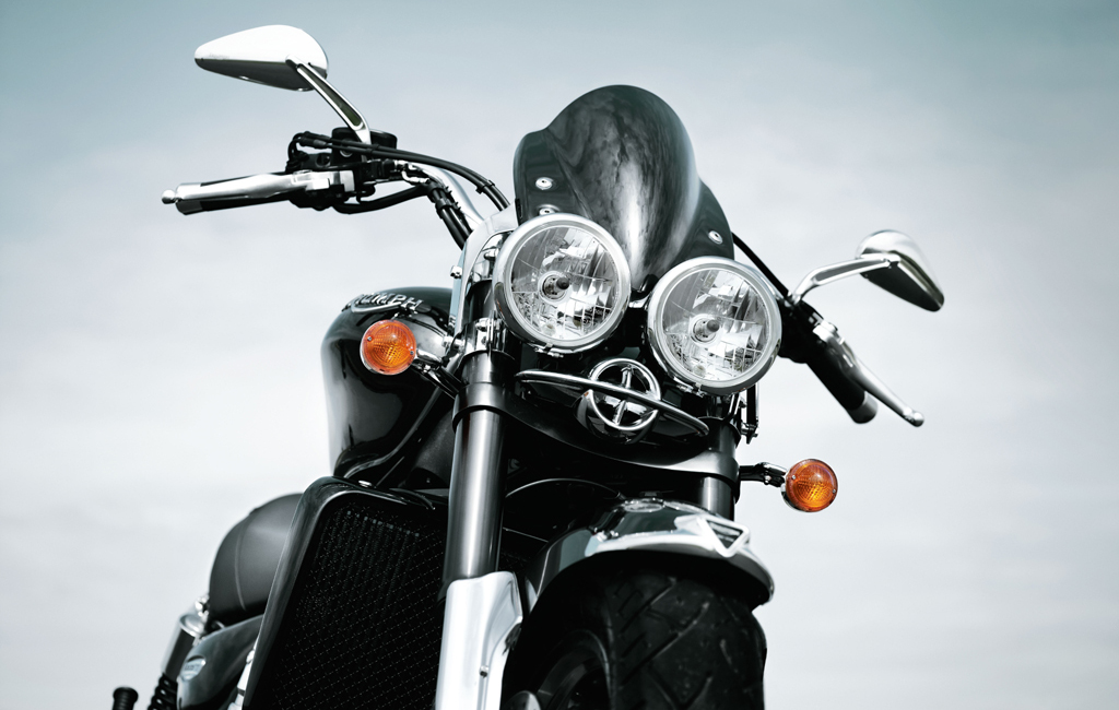 Triumph News 2010: Rocket III Roadster 1 triumph-rocket-3-roadster-2010-4
