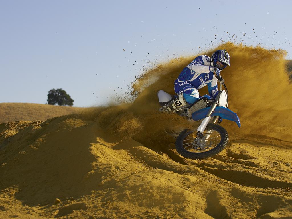 Yamaha News 2010: YZ450F, der revolutionär neue Crosser 1 yamaha-yz450f_action_001