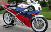 honda_rc30_02