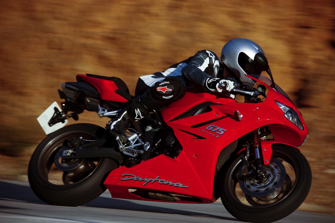 Triumph gewinnt internationale Auszeichnungen 1 triumph-daytona-td675