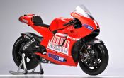 ducati-desmosedici-gp10-studio-1