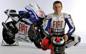 Fiat_Yamaha_motogp_2010-7