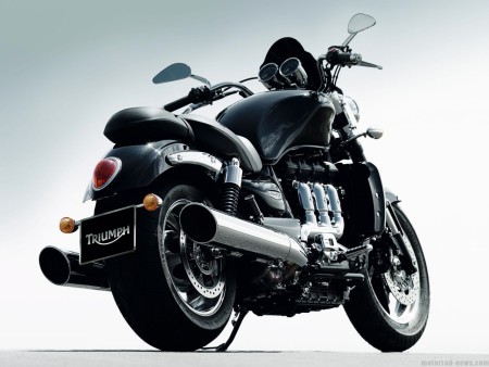 Triumph Rocket 3 Road 2010 (1)