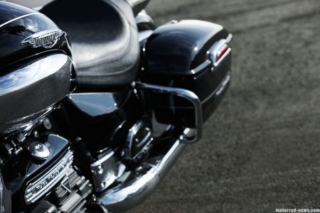 Triumph Rocket 3 Touring 2010 (2)