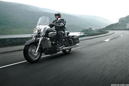 Triumph Rocket 3 Touring 2010 (3)