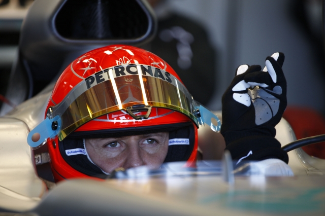 Schumacher startet Comeback mit Schuberth 1 michael-schumacher-schuberth