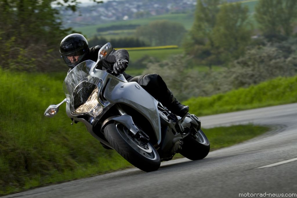 Honda VFR1200FD mit Doppelkupplungsgetriebe Preise 1 honda-vfr1200f-doppelkupplungsgetriebe-dual-clutch-transmission-2010-21