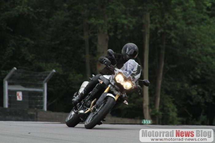 Triumph Adventure 2011: neues Video 1 Triumph_Enduro_2011-1