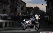 Moto Guzzi v7 Racer-13