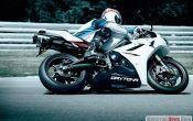 triumph-daytona-675r-2011-6