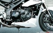 triumph-speed-triple-1050-2011_19